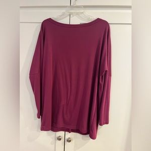 Liyohon oversized magenta T-shirt top.